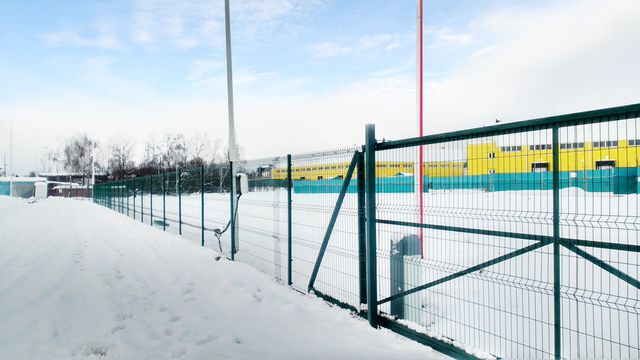 Устройство ограждения из евросетки в Елино